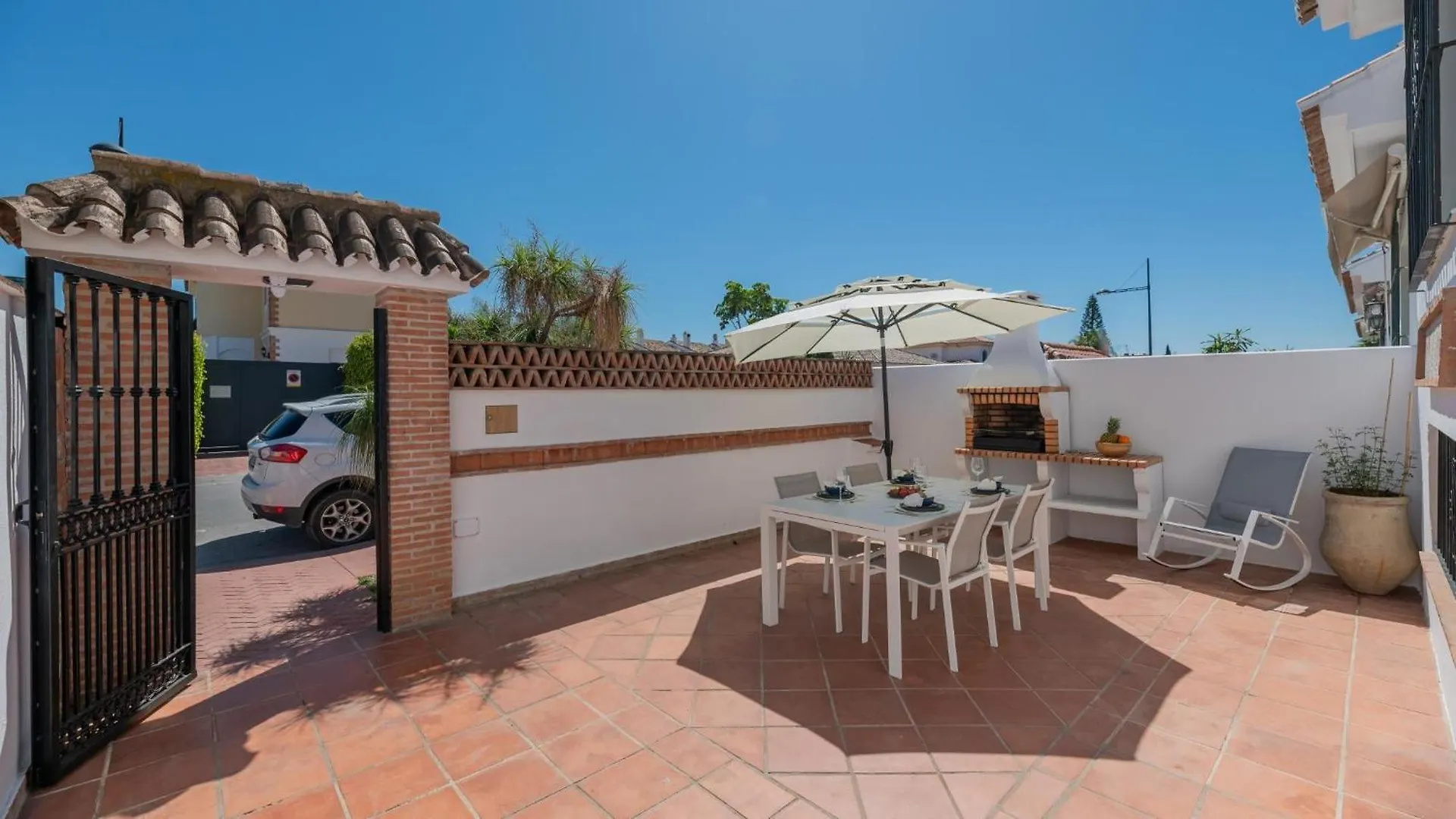 Los Angeles Beach Front Villa Marbella 0*,  Španělsko